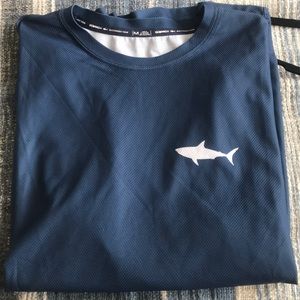 Men’s Medium Ocearch Southern Tide fishing tee